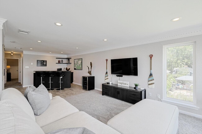 Building Photo - 4710 Scenic Dr Unit ID1019584P