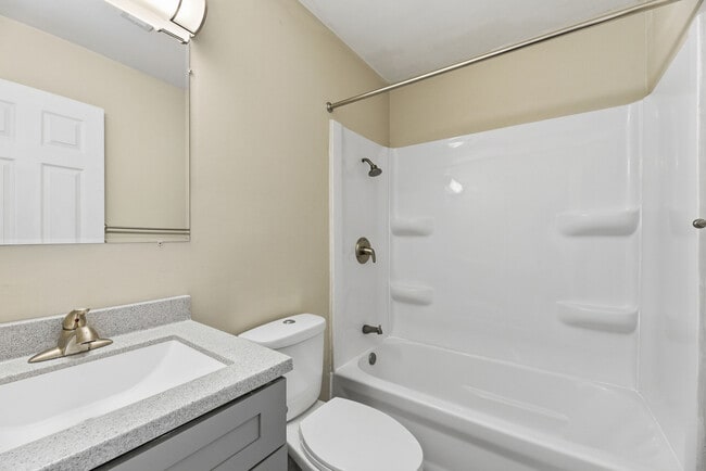 Photo - Pin Oak Manor Apartments