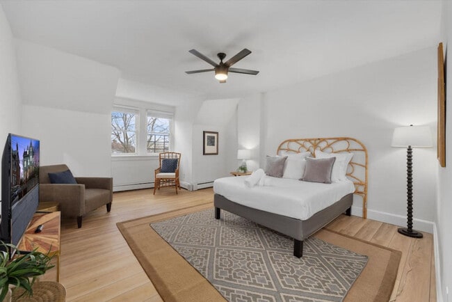 Building Photo - 242 Mccormick Pl Unit ID1056105P