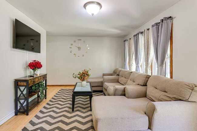 Building Photo - 3912 Bishopmill Dr Unit SI ID1587979P