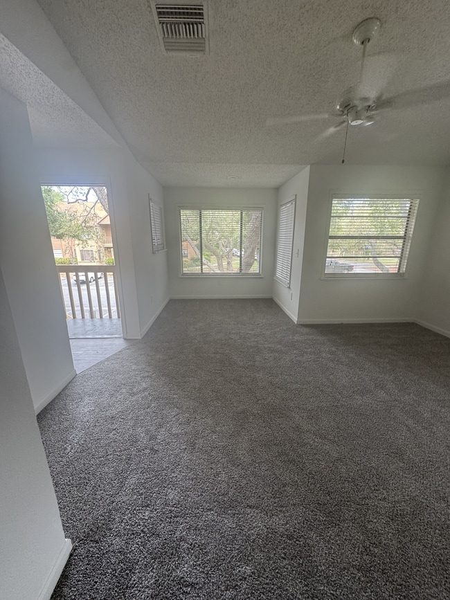 IMG_8727.jpg - Harbor Oaks Apartments