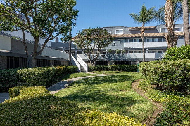 Photo - Emerald Ridge Apartments