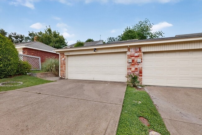 Building Photo - 6120 Cypress Point Dr