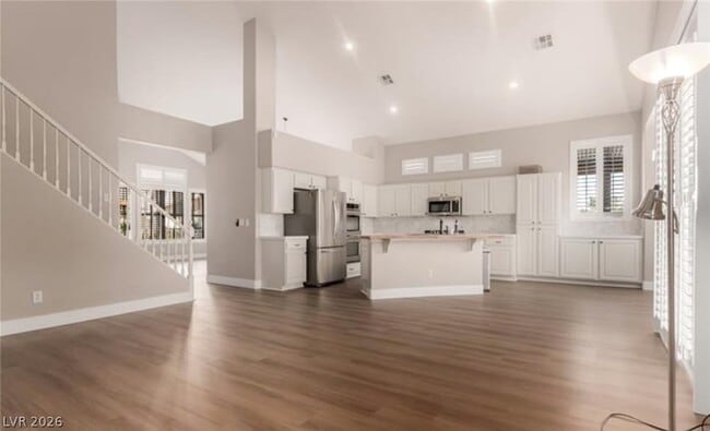 Photo - 264 Pointe Ranier Ave