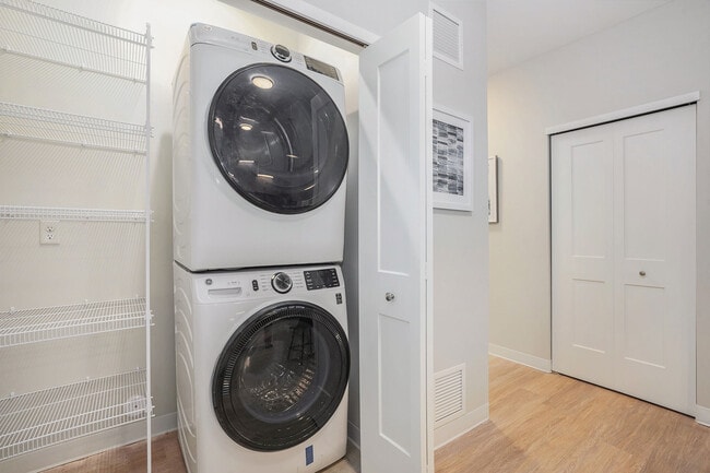 Building Photo - HoM Flats at Felch Street