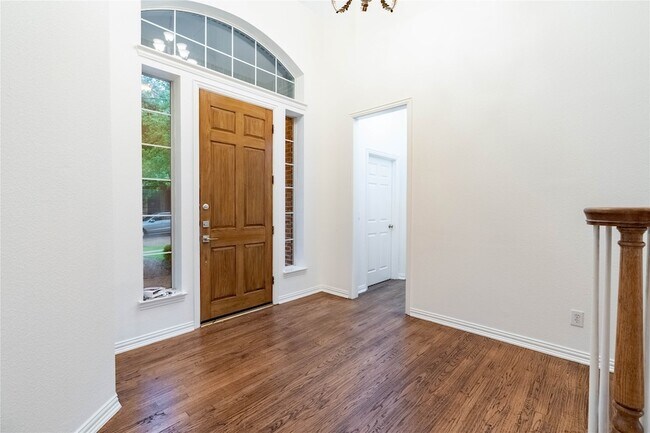 Photo - 3731 Charter Dr
