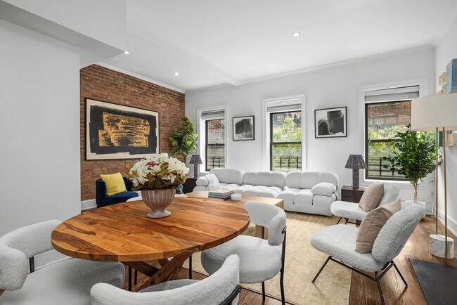 Photo - 49 W 16th St Unit ID1289702P