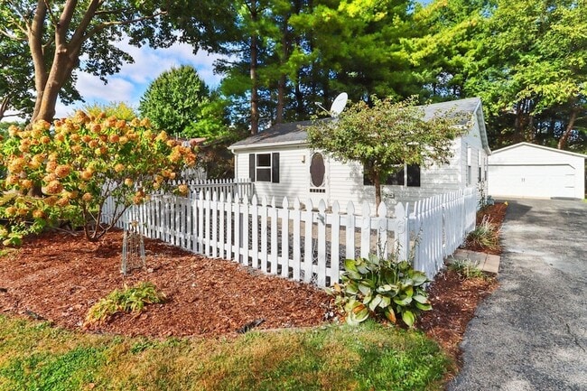 Building Photo - 1006 Bailey Rd