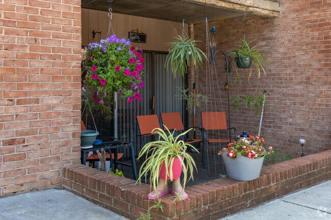 Photo - Greenbriar Gardens