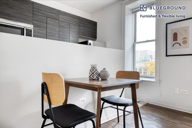 Photo - 30 E Roosevelt Rd Unit FL3-ID808