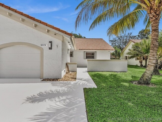 Photo - 21578 Altamira Ave