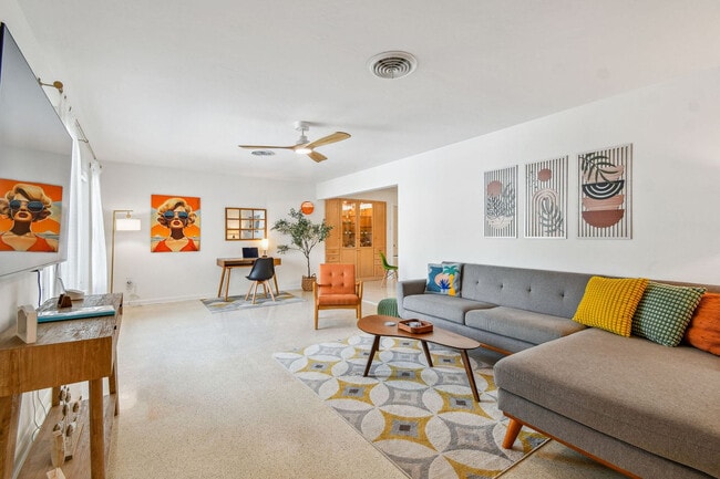 Building Photo - 3415 Fair Oaks Pl Unit SI FL1-ID1590885P