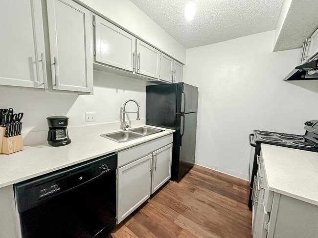 Photo - 1071 Clayton Ln Unit SI ID1256859P