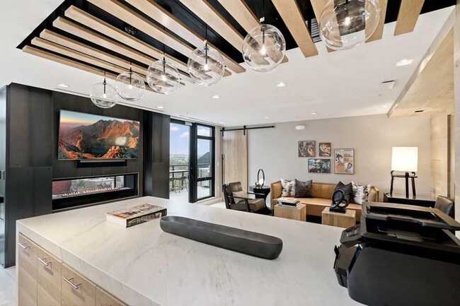 Photo - 635 S St NW Unit ID1395441P