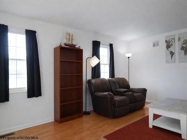 Photo - 1340 Headlee Ave