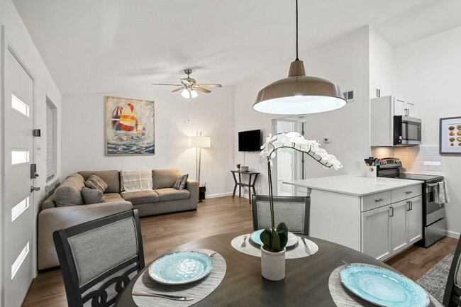 Building Photo - 710 W 34th St Unit ID1385486P