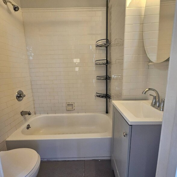 Photo - 59-28 56th St