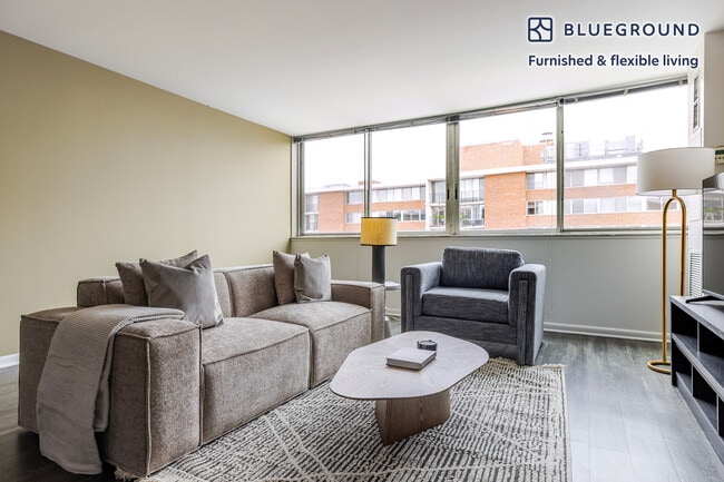 Building Photo - 903 S Ashland Ave Unit FL10-ID1385