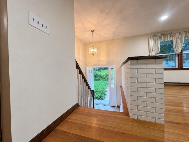Photo - 8 Birch Ln