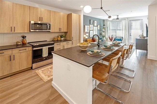 Photo - 2300 Margot St