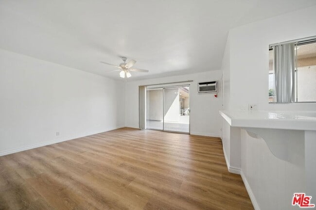 Photo - 1293 Garfield Ave