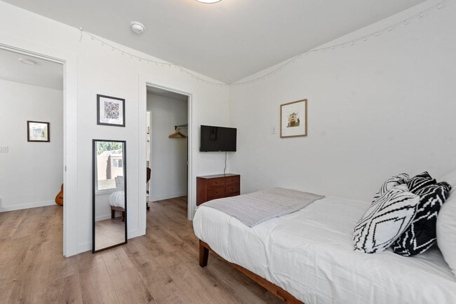 Photo - 422C 10th Ave E Unit SI FL4-ID1035863P