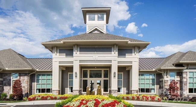 Photo - 121 Village Green Ln Unit Carrington