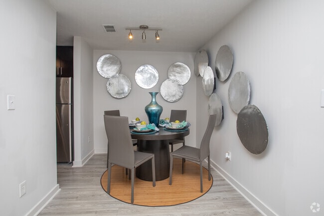 2BR, 2BA -1000SF - Broadleaf at Holcomb