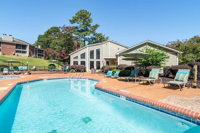 Building Photo - The Waterford Apartment Homes