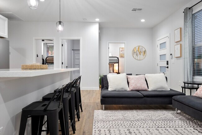 Photo - 275 Gateway Dr Unit ID1244332P