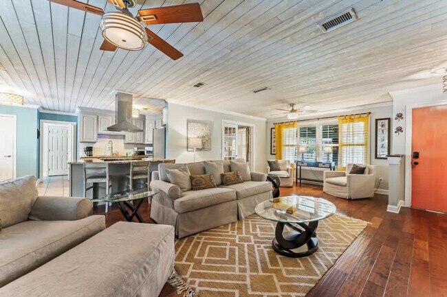 Photo - 1937 Grove Bluff Cir W Unit SI ID1578495P