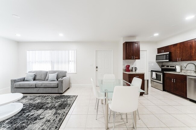 Photo - 1800 NW 4th Ave