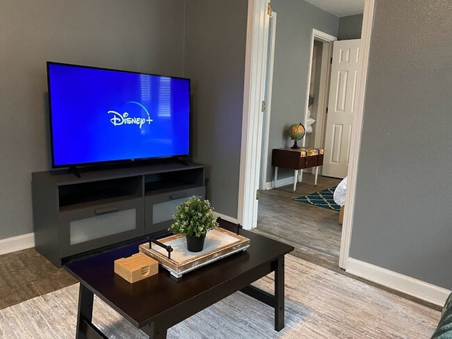 Building Photo - 1804 Morgan Ave Unit ID1268433P