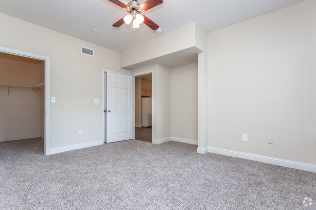 1 Br, Bedroom - Lakeshore Villas