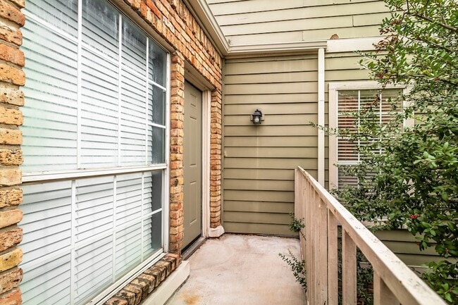 Photo - 7151 Gaston Ave Unit 1105