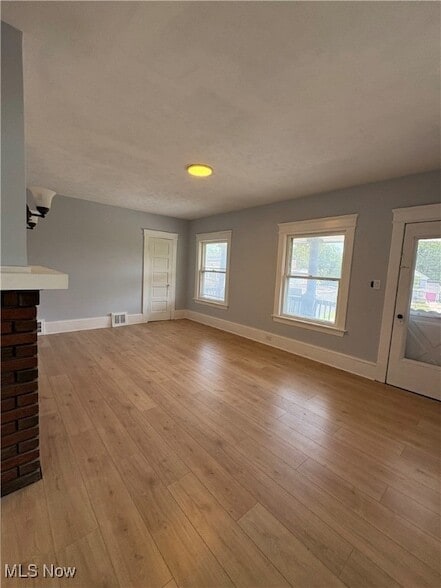 Photo - 946 E 79th St Unit 2