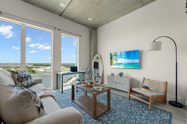 Building Photo - 617 N 12th St Unit ID1312521P