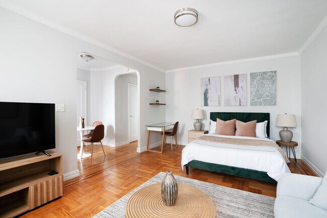 Photo - 105 E 24th St Unit SI ID1021973P