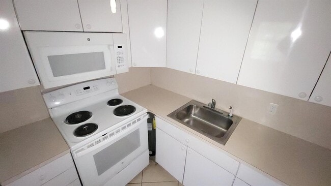 Photo - 165 Canterbury G