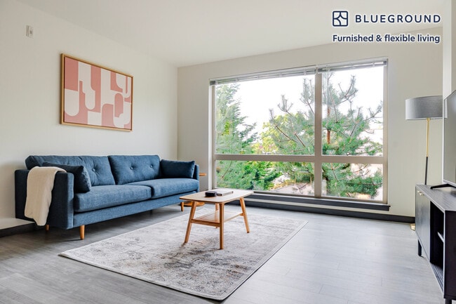 Building Photo - 15522 NE 22 Pl Unit FL3-ID904