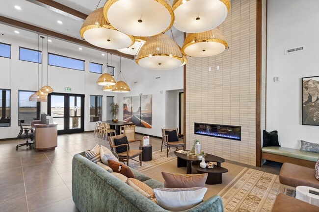 Building Photo - Mesa Vista