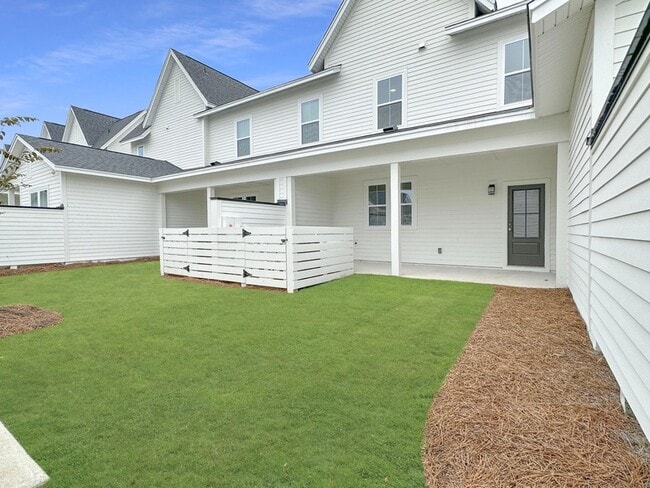 Photo - 260 Symphony Ave