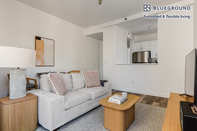 Photo - 556 3rd Ave Unit FL21-ID1699