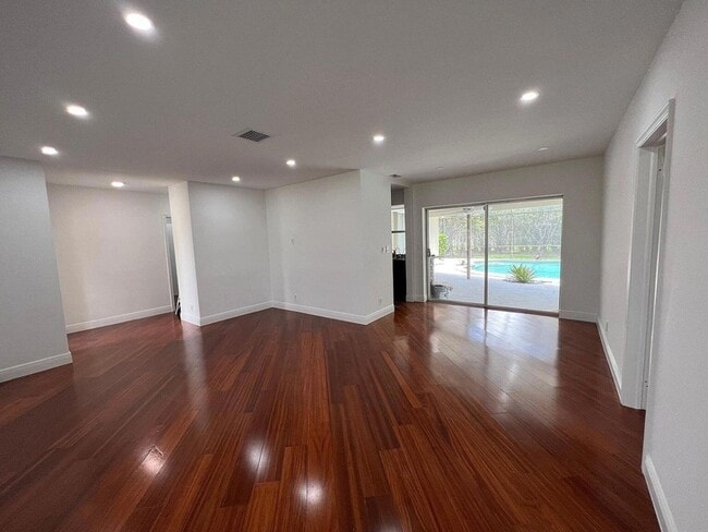 Photo - 1250 SW 15th Ave