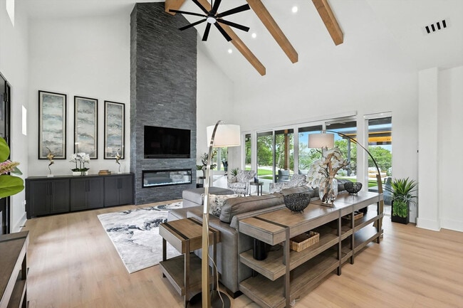 Photo - 123 Heavens Rdg Unit ID1254597P