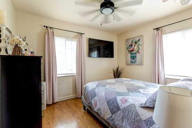 Photo - Parkview Apartments