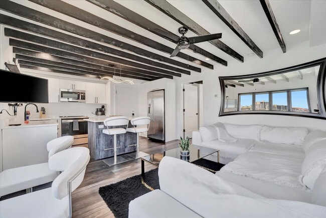 Building Photo - 483 E Shore Dr Unit ID1062738P