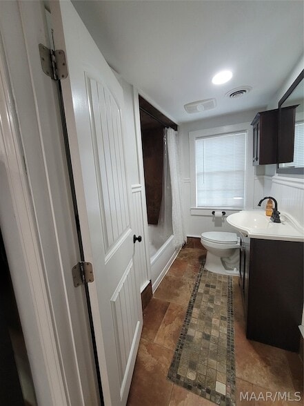 Photo - 2137 Madison Ave