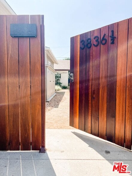 Photo - 3836 1/2 Seneca Avenue Unit