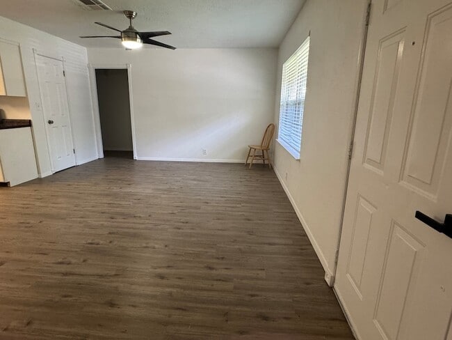 Photo - 935 Creager St